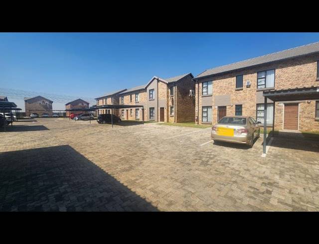 2 BEDROOM HOUSE FOR SALE IN ALBERTSDAL